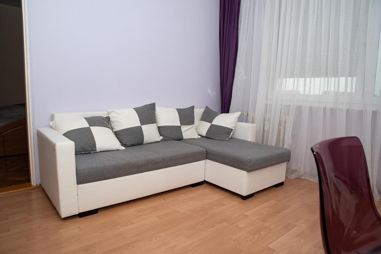 Lovely One Bedroom Apartment Nové Zámky 外观 照片
